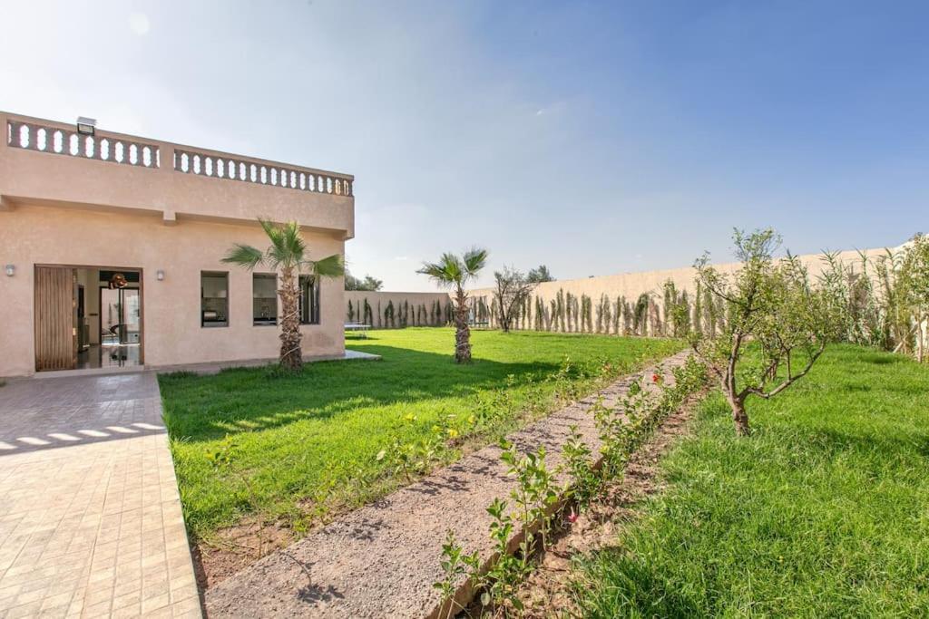 Villa Leila,Piscine , Grand Jardin, Jeux , Cuisiniere Marrakesh Exterior photo