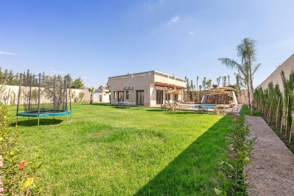 Villa Leila,Piscine , Grand Jardin, Jeux , Cuisiniere Marrakesh Exterior photo